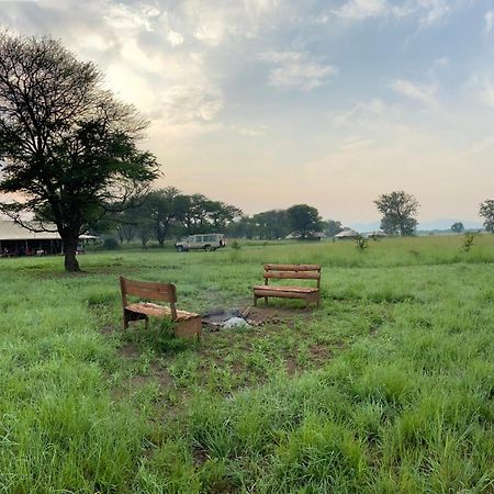 Hotel Zawadi Camp Serengeti Esterno foto