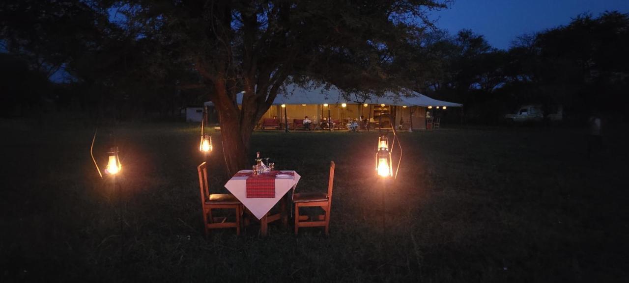 Hotel Zawadi Camp Serengeti Esterno foto