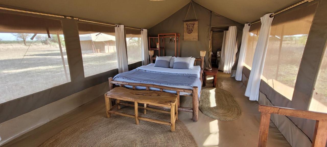 Hotel Zawadi Camp Serengeti Esterno foto