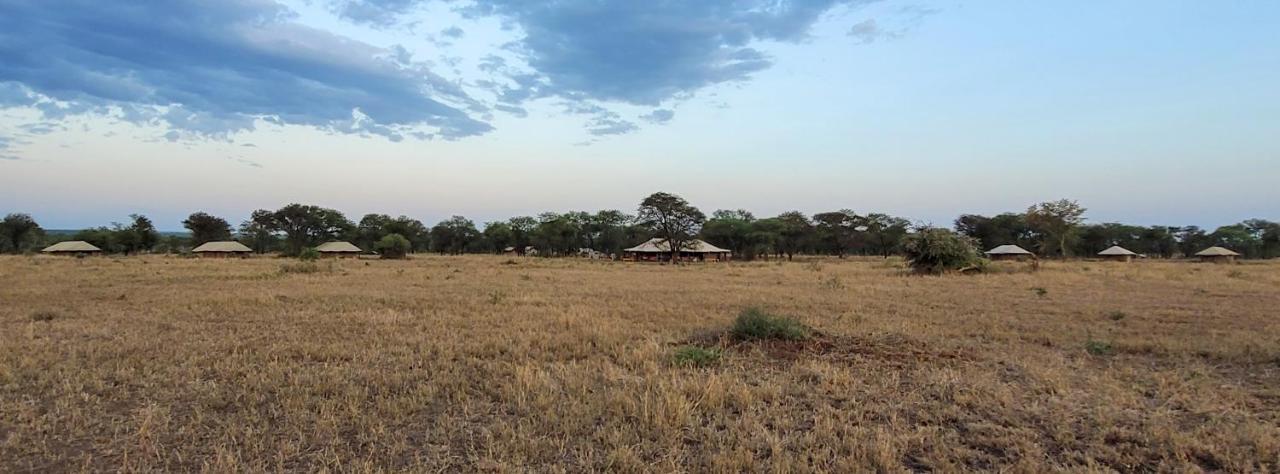 Hotel Zawadi Camp Serengeti Esterno foto