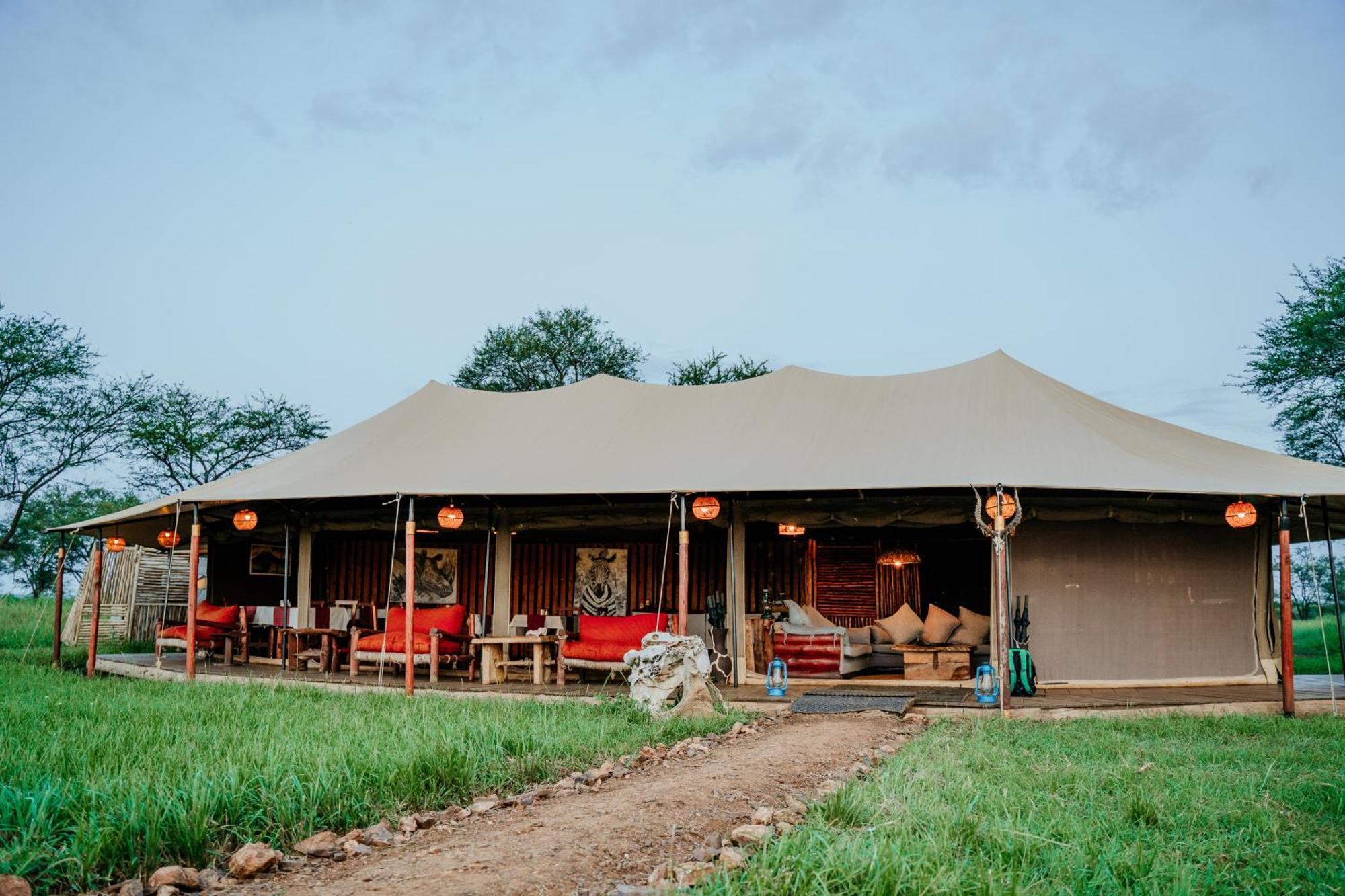 Hotel Zawadi Camp Serengeti Esterno foto