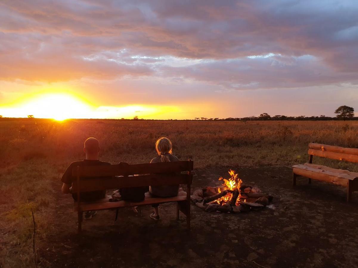 Hotel Zawadi Camp Serengeti Esterno foto