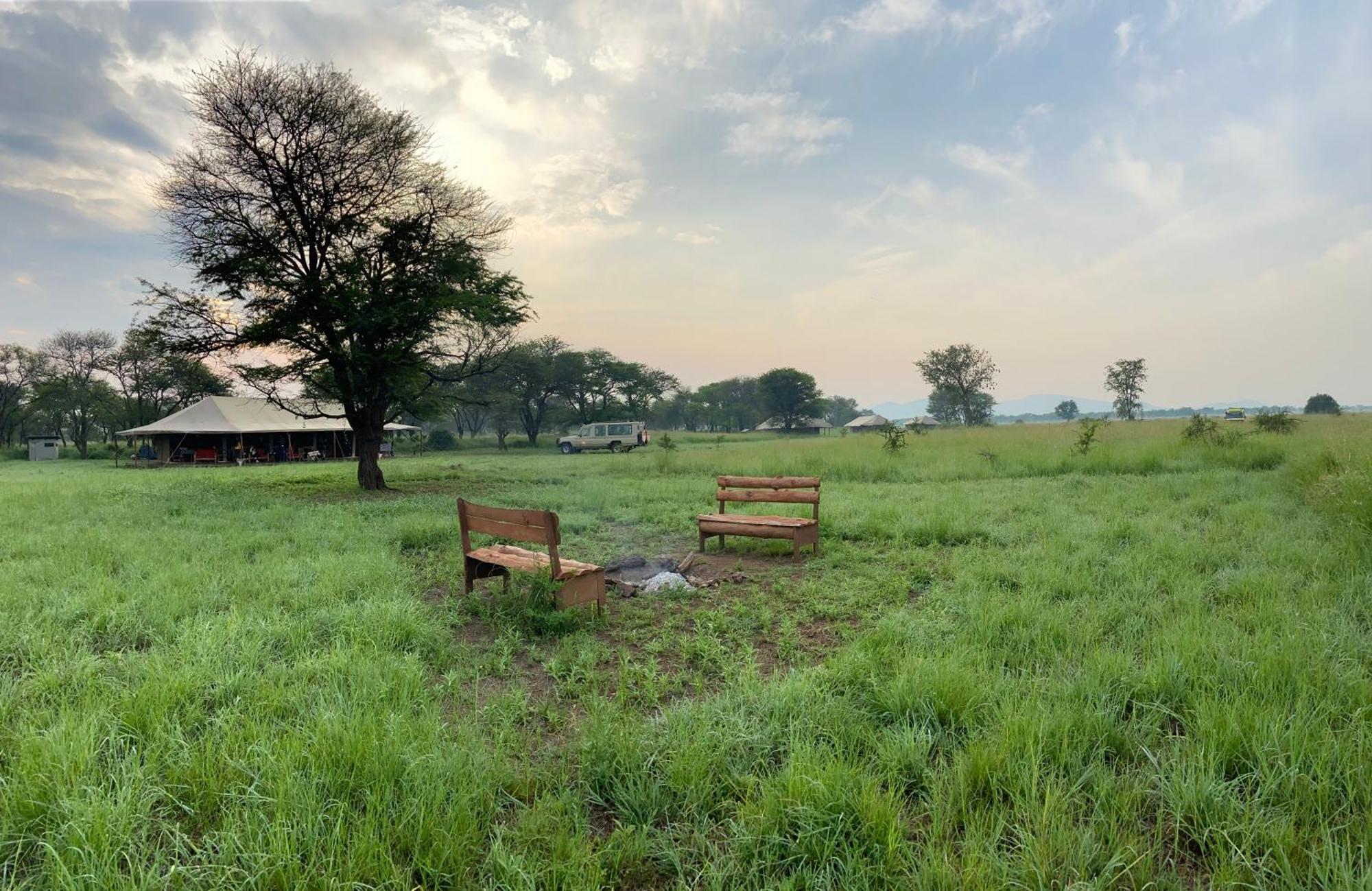 Hotel Zawadi Camp Serengeti Esterno foto