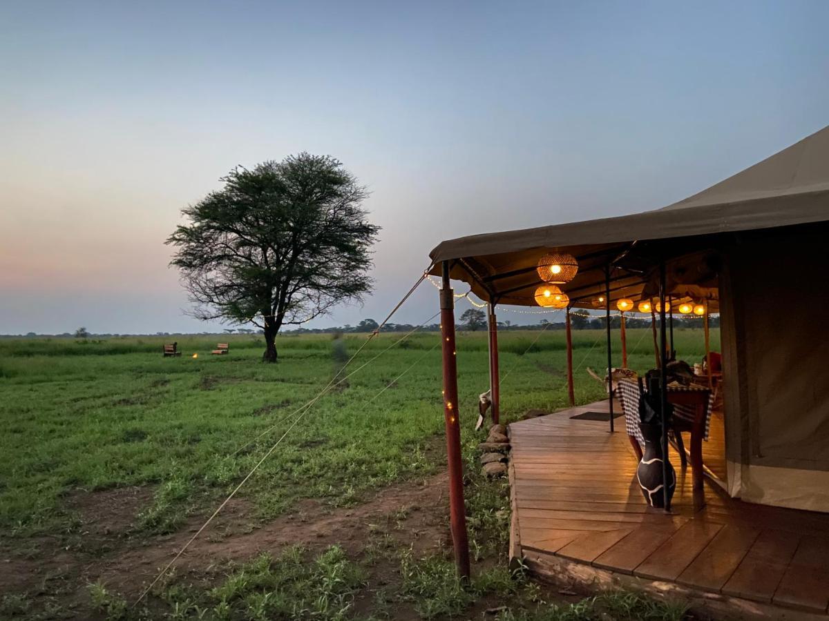 Hotel Zawadi Camp Serengeti Esterno foto
